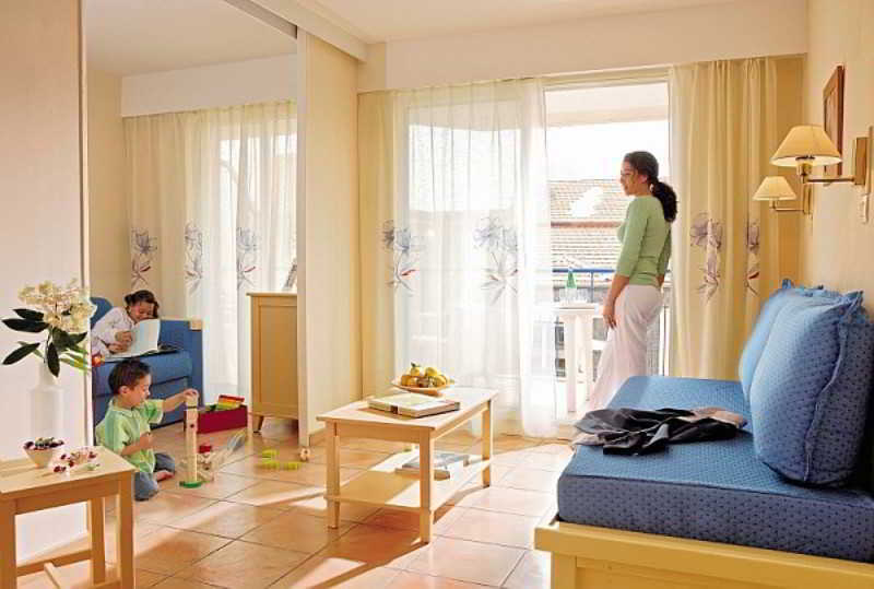 Residence Pierre & Vacances Les Rivages Du Parc マントン エクステリア 写真